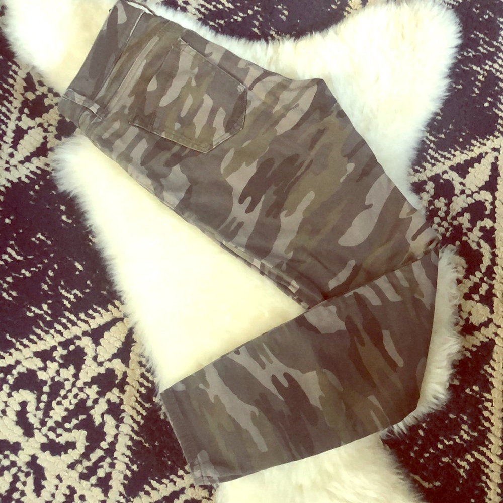 Express camouflage skinny pants